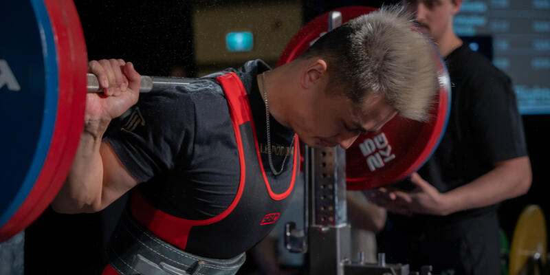 Coach Dtran, the best personal trainer in Montreal, Griffintown and Pointe-Saint-Charles, helping clients achieve fast weight loss and build strength with custom fitness programs.